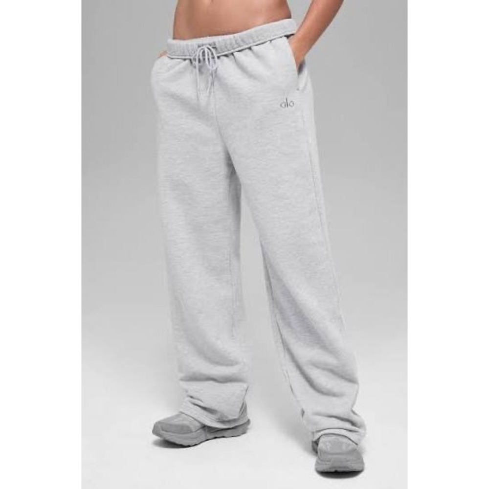 Alo Yoga Accolade Straight Leg Sweatpants Heather Grey Size Medium New With Tags